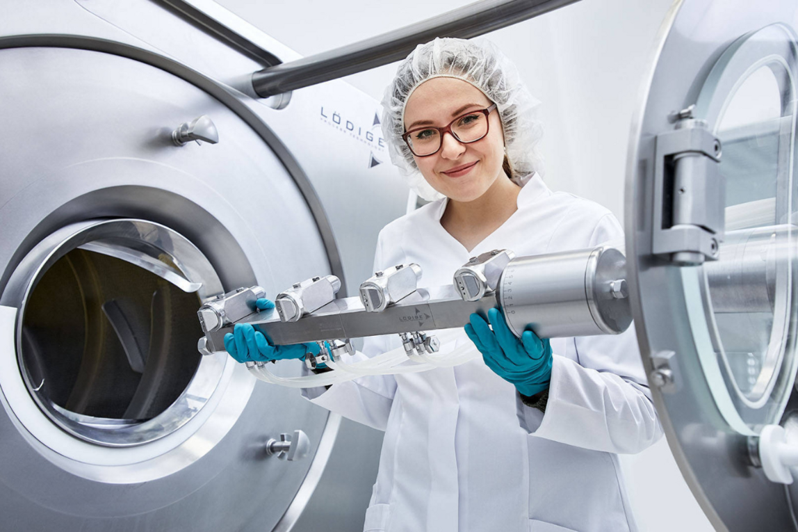 Eine Maschine von Lödige Maschinenbau zum Coaten.